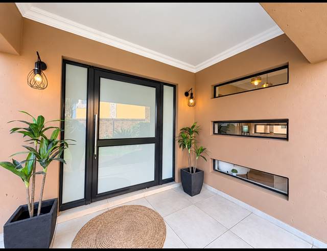 4 BEDROOM FREESTANDING FOR SALE IN SUNAIR PARK